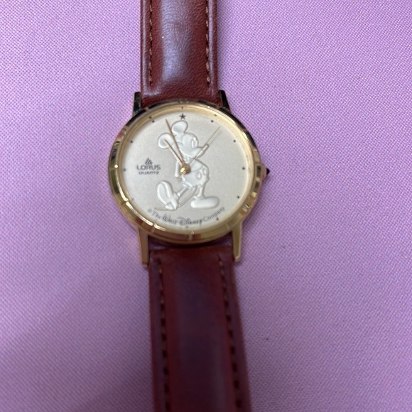 LORUS Quartz Mickey Mouse watch - Picture 2 of 5